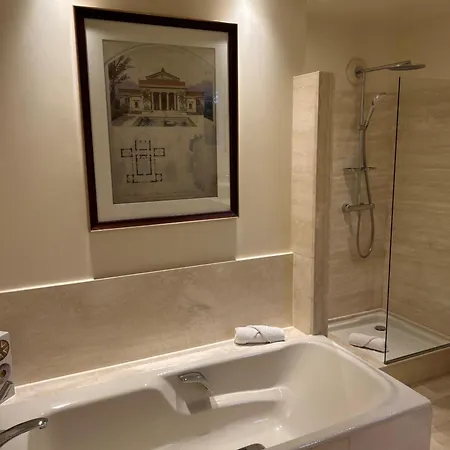 Beaumanoir Small Luxury Boutique 5* ביאריץ