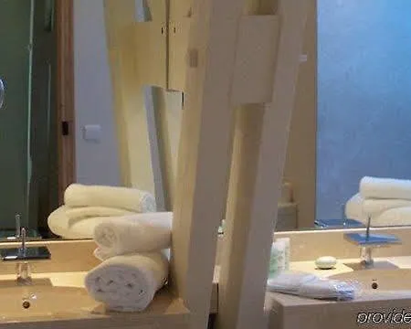 Beaumanoir Small Luxury Boutique מלון