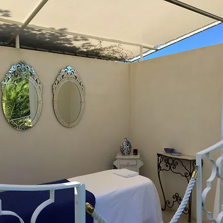 Отель Beaumanoir Small Luxury Boutique