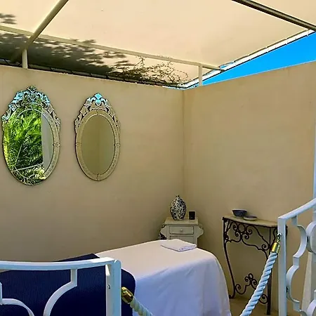 Beaumanoir Small Luxury Boutique