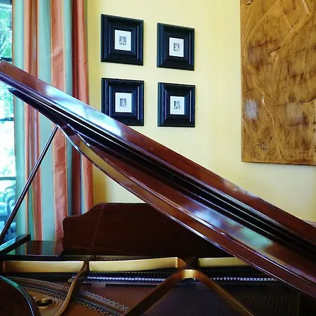 Отель Beaumanoir Small Luxury Boutique 5*