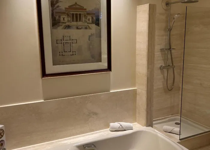 Beaumanoir Small Luxury Boutique 5* Биарриц